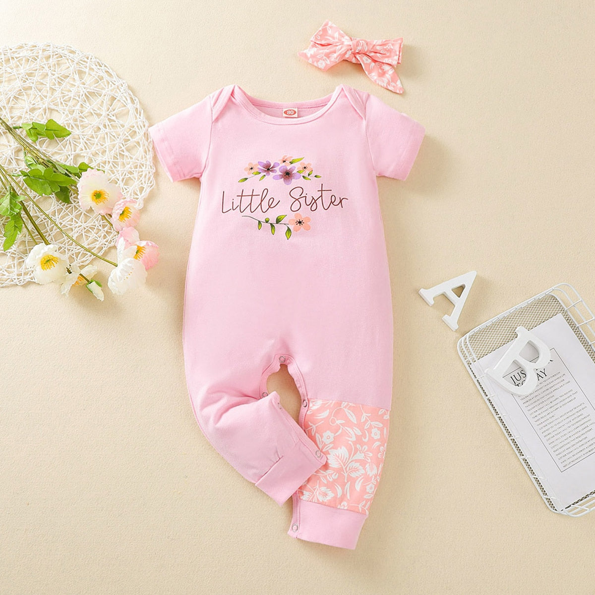 Stylish Solid Baby Rompers and Hat with "Love Mom" Costume for Newborn Girls