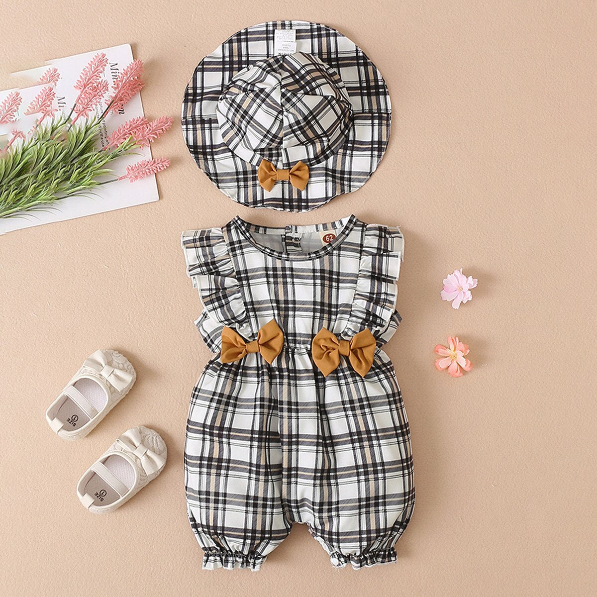 Adorable Baby Girl Summer Outfit: Ruffled Rompers with Bowknots and Sunhat