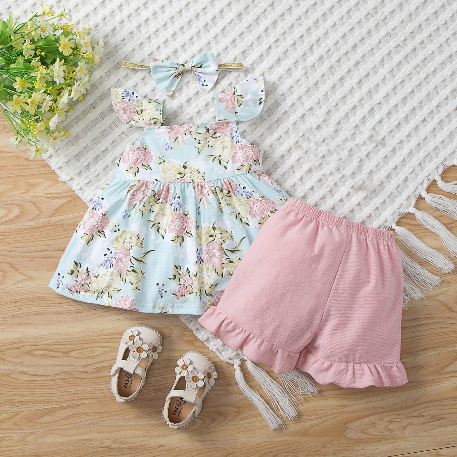 Stylish 3-piece Floral Toddler Girl Outfit Set for Summer