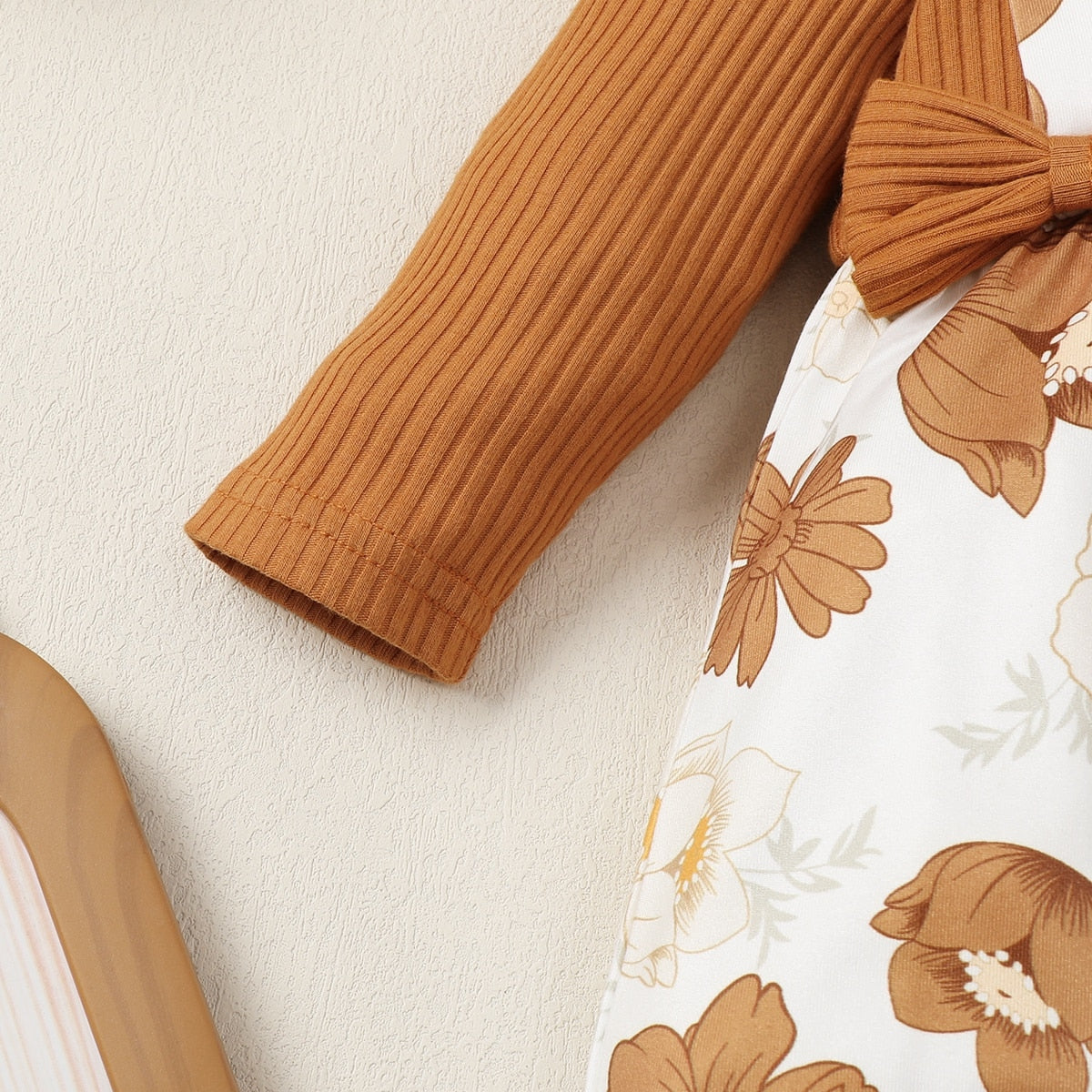 Adorable Floral Printed Baby Girl Jumpsuit with Bow Tie and Long Sleeves