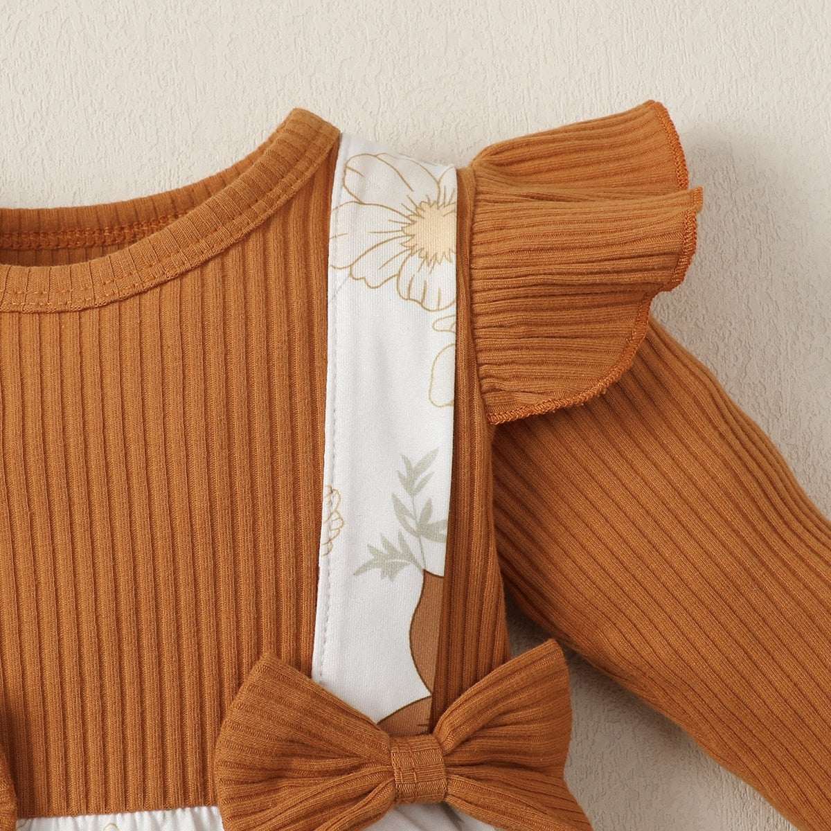 Adorable Floral Printed Baby Girl Jumpsuit with Bow Tie and Long Sleeves