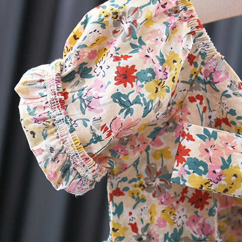 Retro Floral Baby Girl Summer Dress with Puff Sleeves and Backless Design