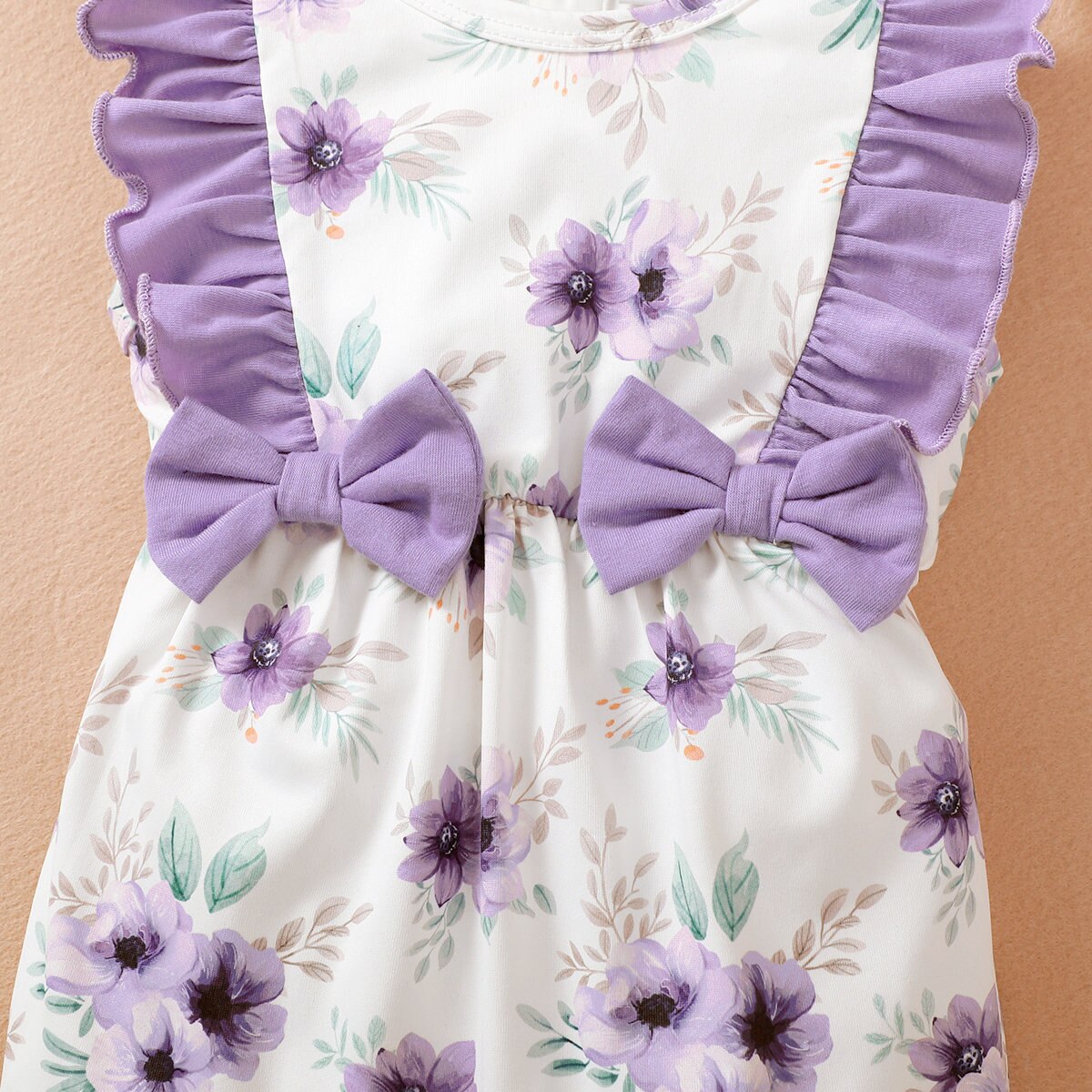 Adorable Baby Girl Summer Outfit: Ruffled Rompers with Bowknots and Sunhat