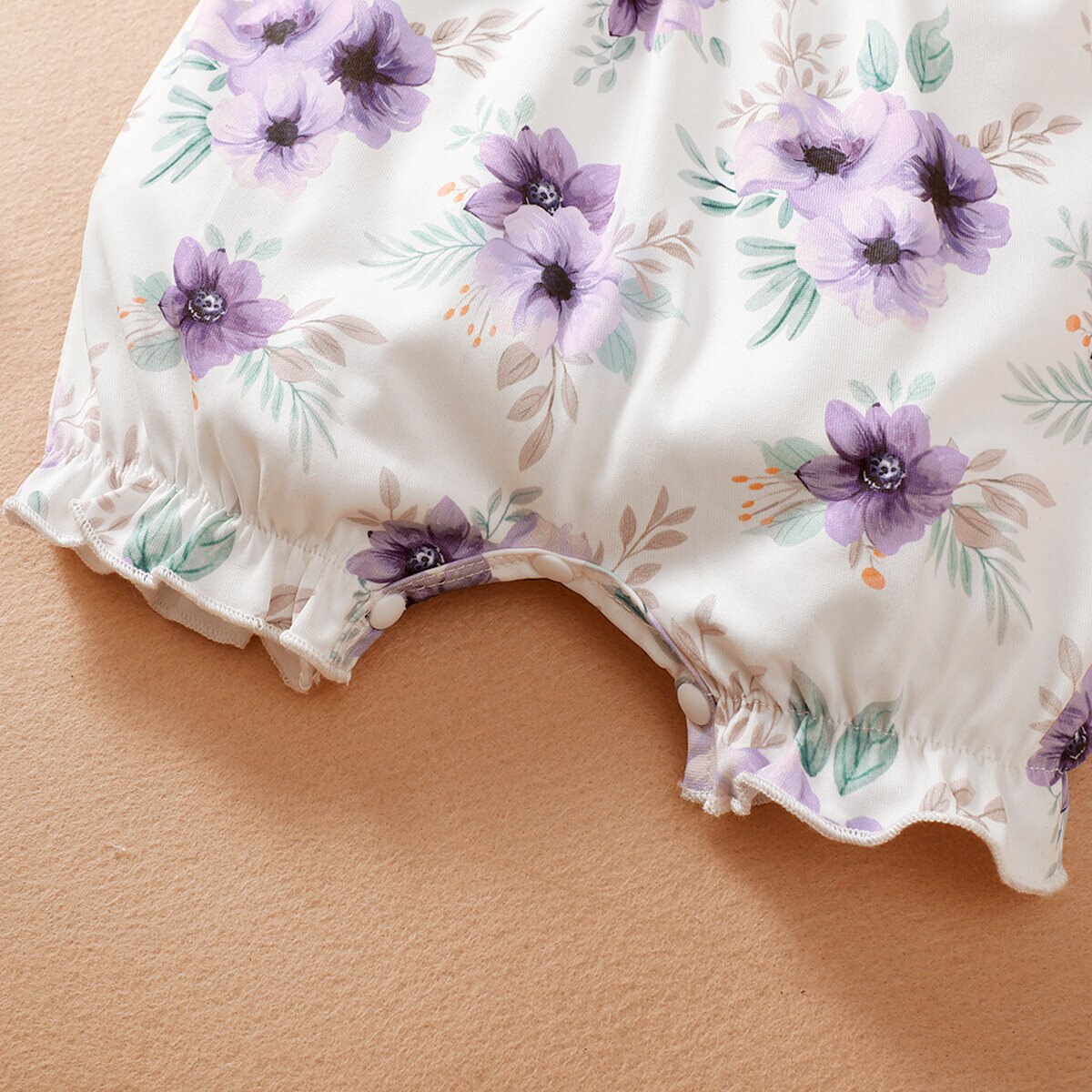 Adorable Baby Girl Summer Outfit: Ruffled Rompers with Bowknots and Sunhat