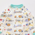 Close-up of the cream digger print, the cotton jersey and the top of the zip