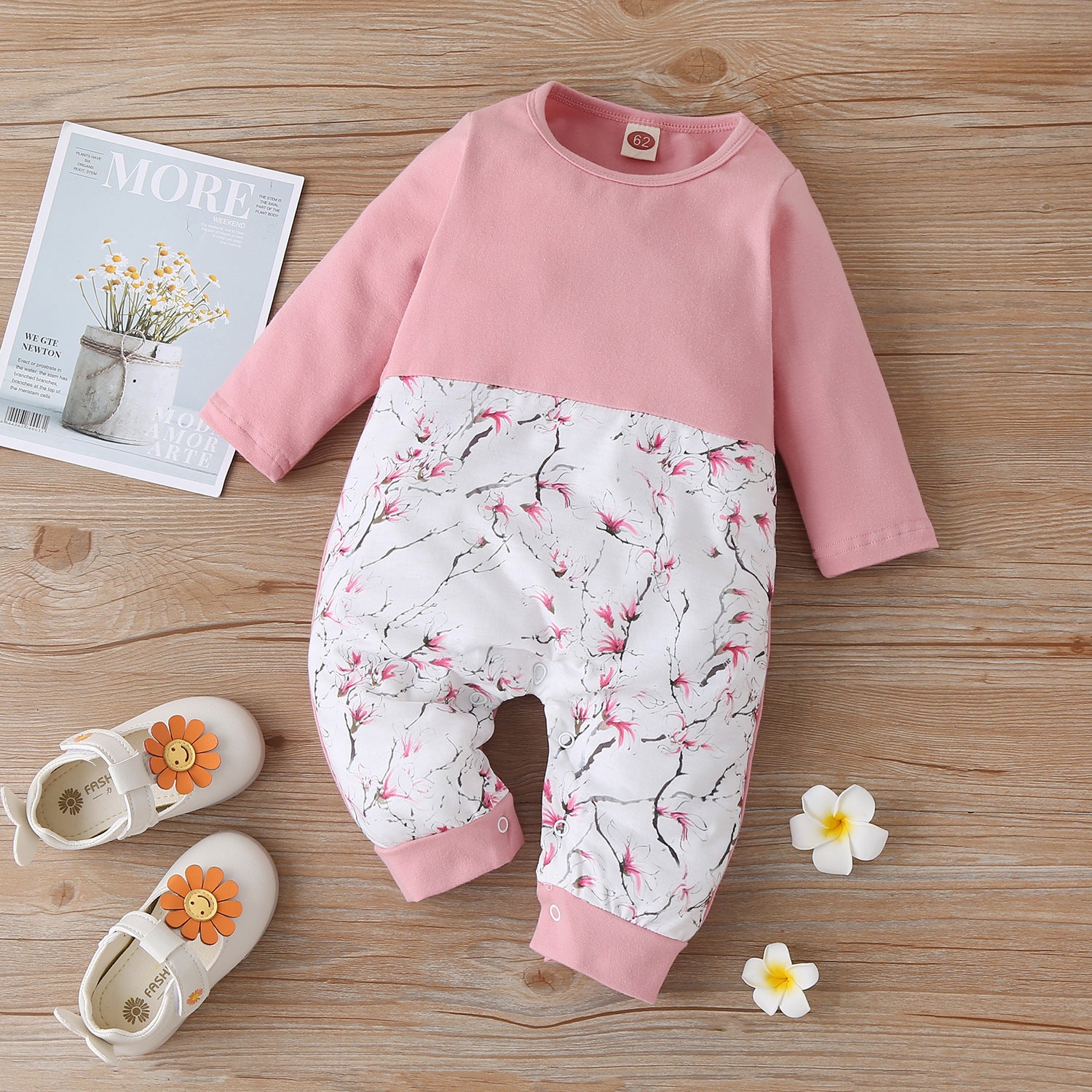 Small Fresh Print Color-Blocking Romper for Infants - Perfect for Autumn and Winter