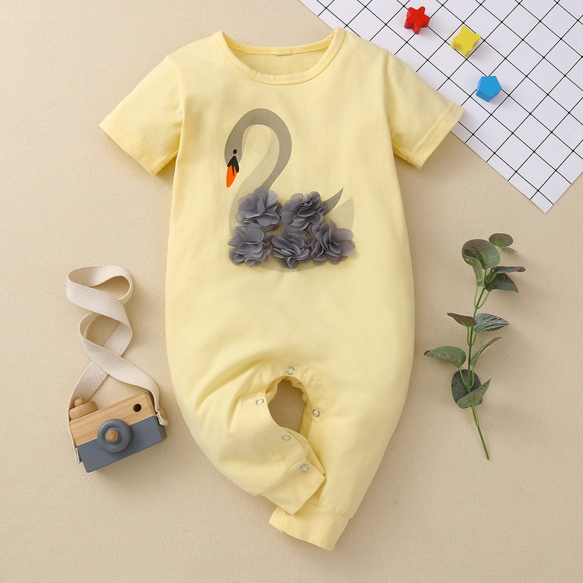 Stylish Solid Baby Rompers and Hat with "Love Mom" Costume for Newborn Girls