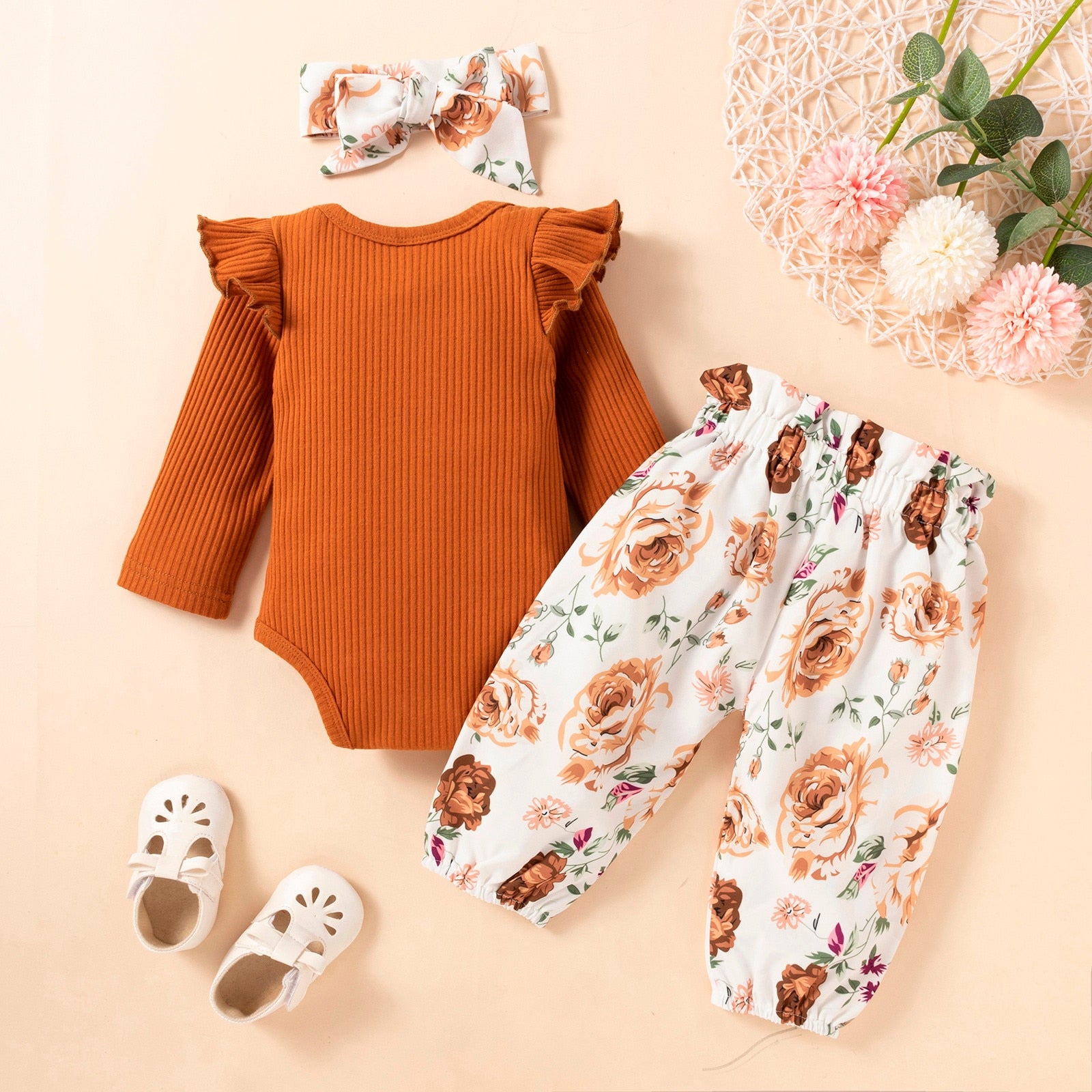 Fashionable and Comfortable 3-Piece Newborn Baby Girl Clothes Set for Autumn and Winter