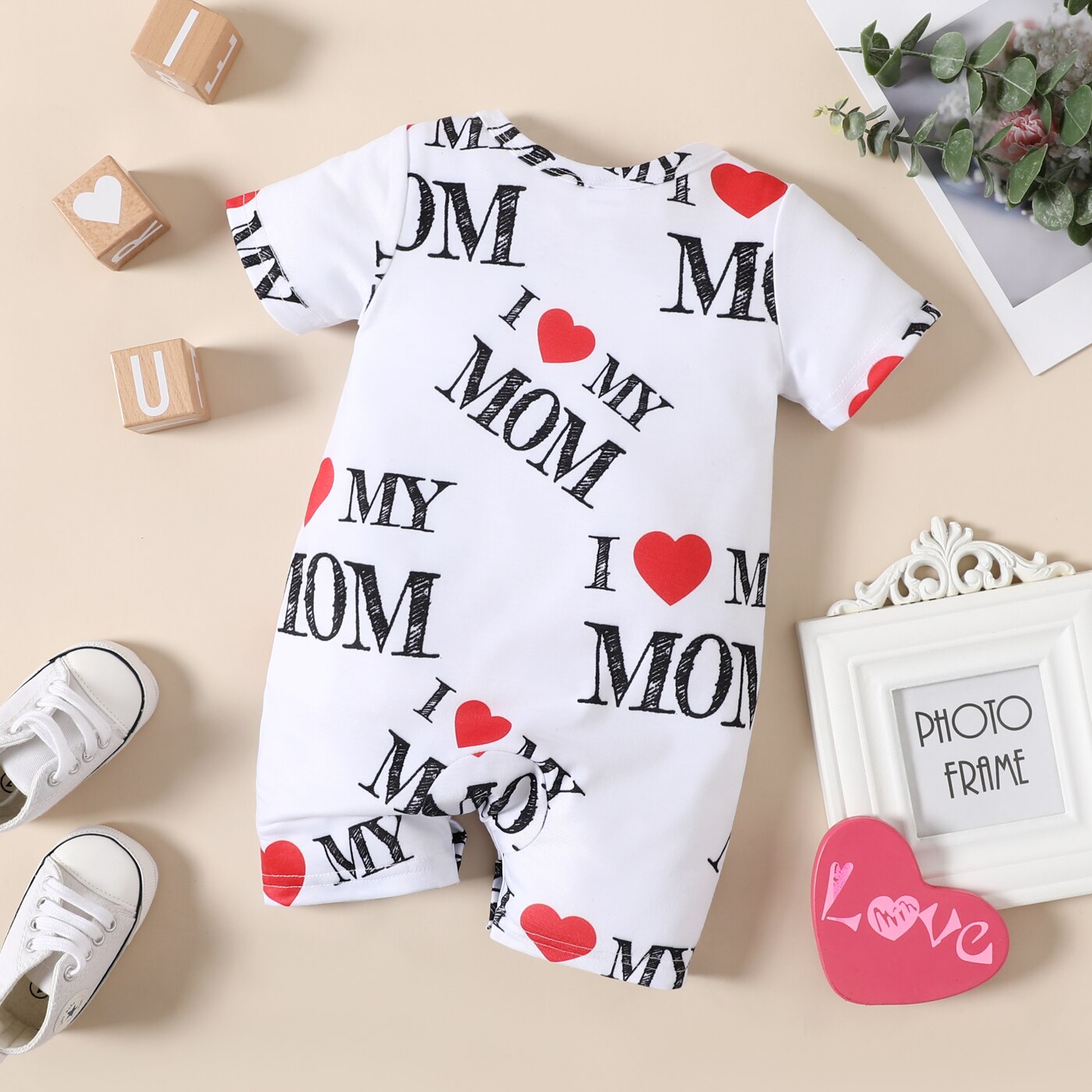 All Over Love Heart and Letter Print Short-sleeve Romper for Baby Boys and Girls