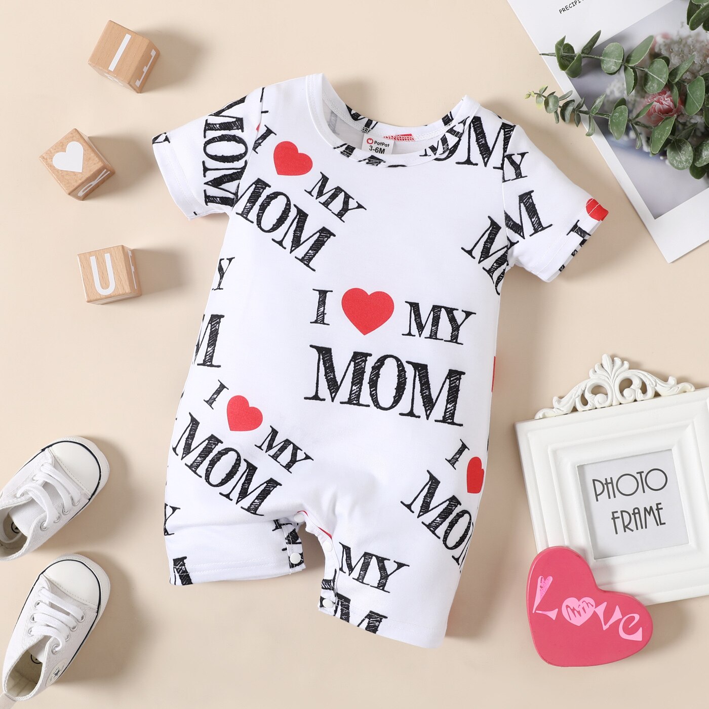 All Over Love Heart and Letter Print Short-sleeve Romper for Baby Boys and Girls