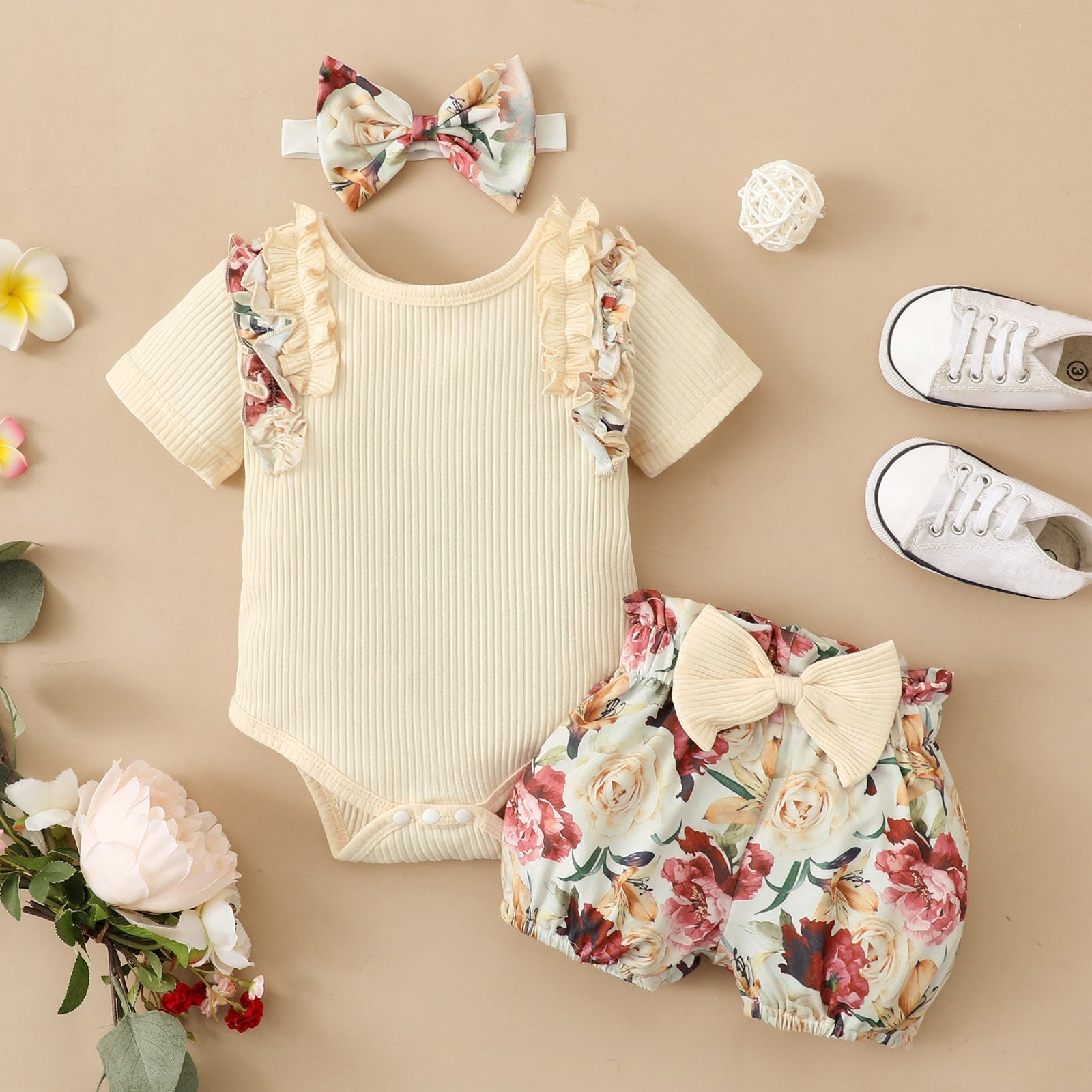 Adorable Summer Style: Newborn Baby Girl Clothes Set with Ruffle Romper, Floral Shorts and Headband