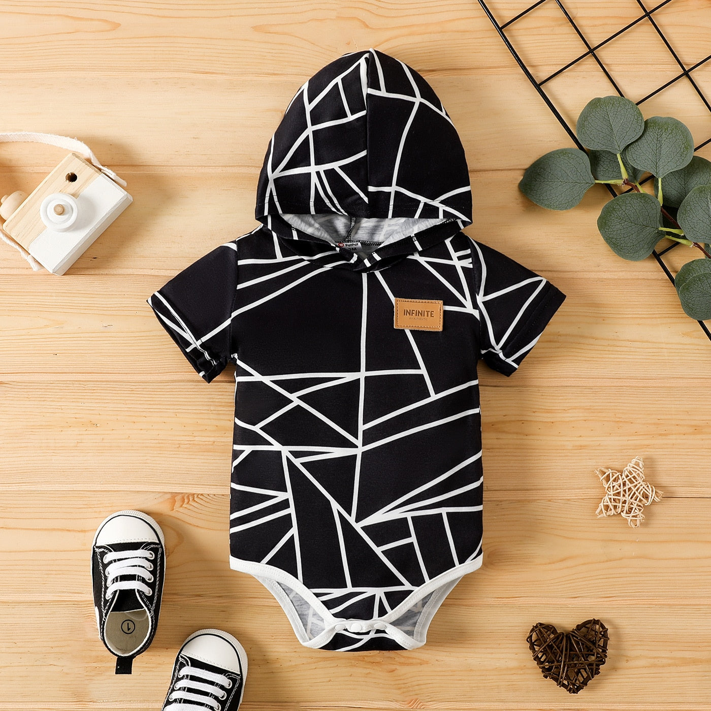 Adorable Baby Bear Bodysuit with Heart Shape and Love Mom Cartoon - Perfect for Summer!