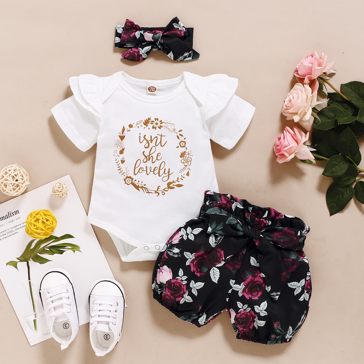 Summer Lovin': Newborn Baby Girls' 3Pcs Outfits Set with Floral Shorts and Bowknot Headband