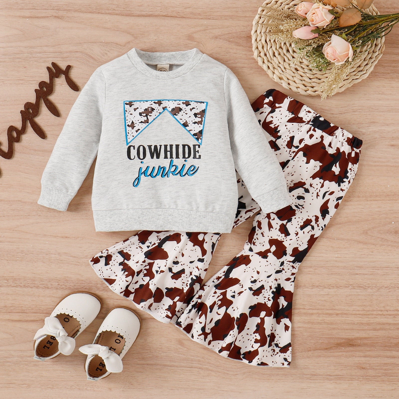 Trendy Toddler Girls Clothes Sets with Cartoon Letter Print and Bell Bottom Pants