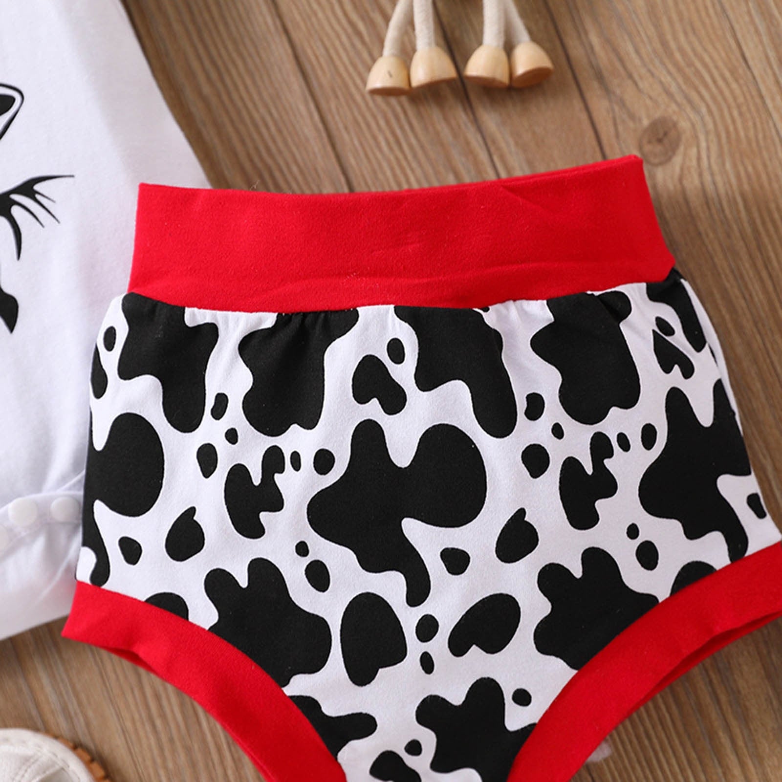 Adorable Infant Boys and Girls Short Sleeve Clothes Sets with Cartoon Dairy Cow Print