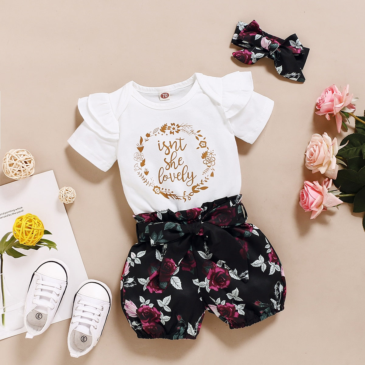 Summer Lovin': Newborn Baby Girls' 3Pcs Outfits Set with Floral Shorts and Bowknot Headband