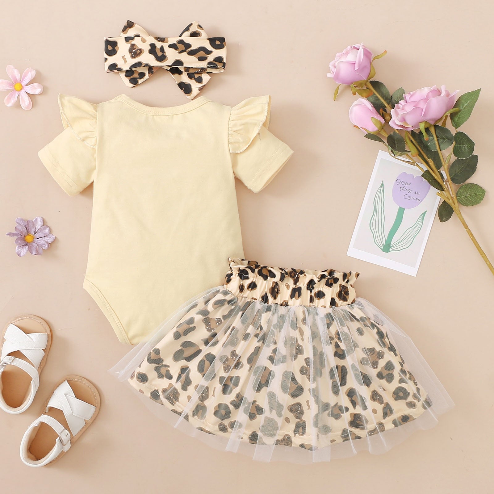Adorable 3-Piece Princess Clothes Sets for Infant Baby Girls: Lace Patchwork Rompers, Tutu Skirts, and Lovely Bowknots