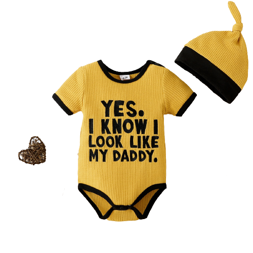 Adorable Baby Bear Bodysuit with Heart-Shaped Cartoon Design