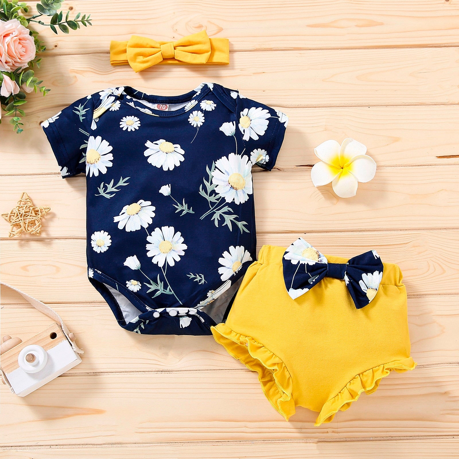 Adorable 3-Piece Princess Clothes Sets for Infant Baby Girls: Lace Patchwork Rompers, Tutu Skirts, and Lovely Bowknots