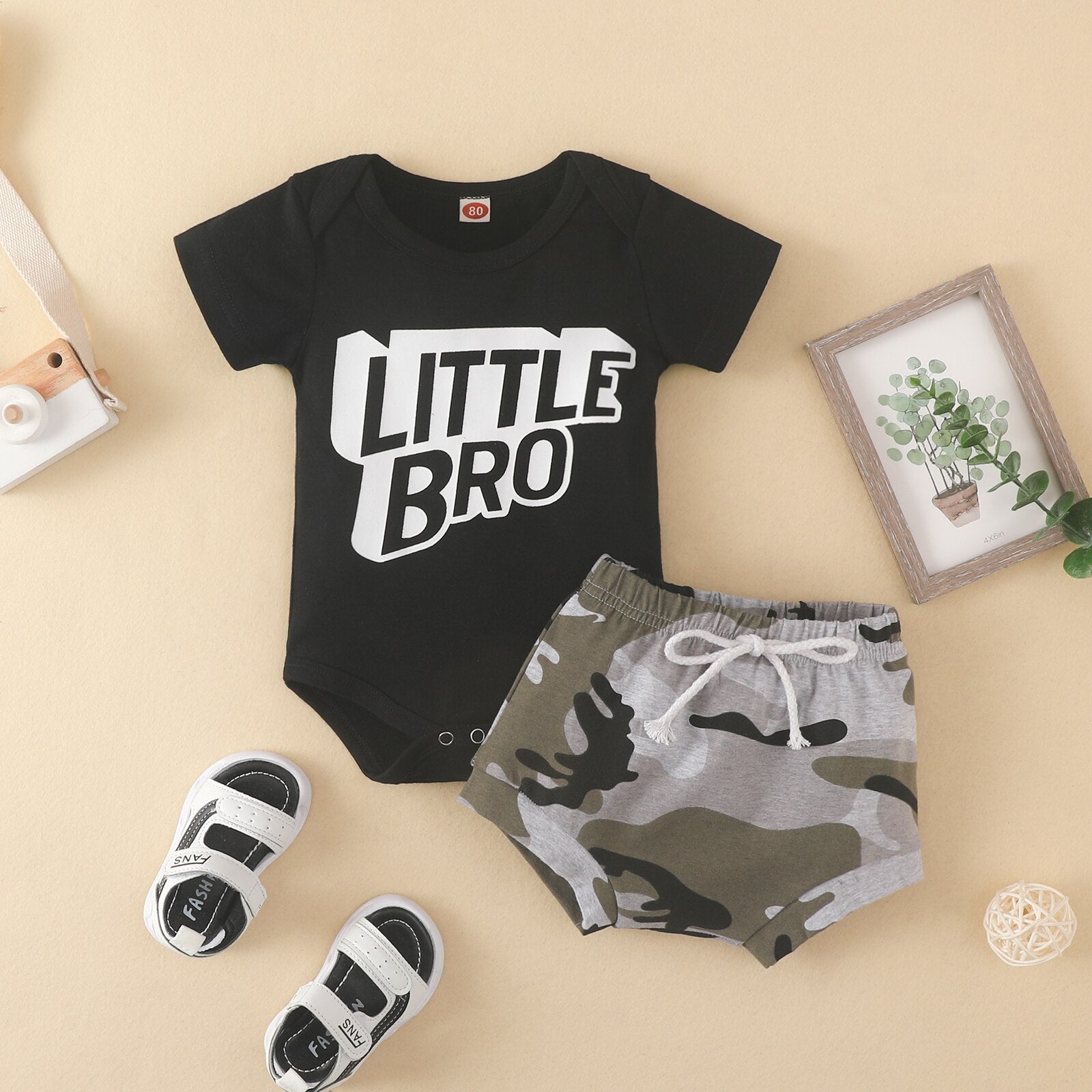 Baby Boys' 2-Piece Outfit Set with Short Sleeve Letter Print Romper and Camouflage Shorts