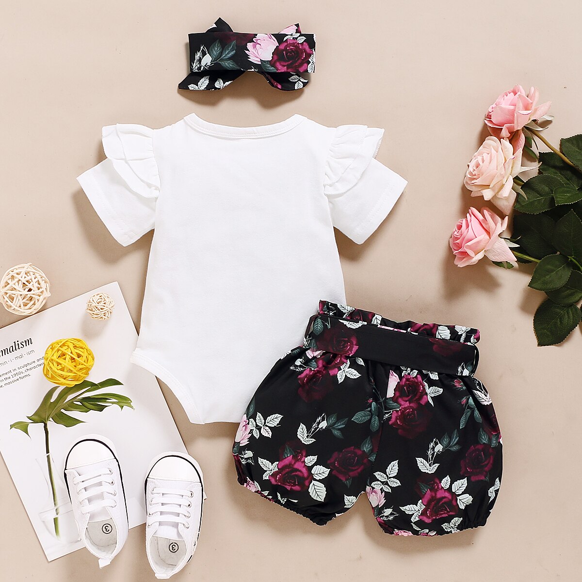 Summer Lovin': Newborn Baby Girls' 3Pcs Outfits Set with Floral Shorts and Bowknot Headband