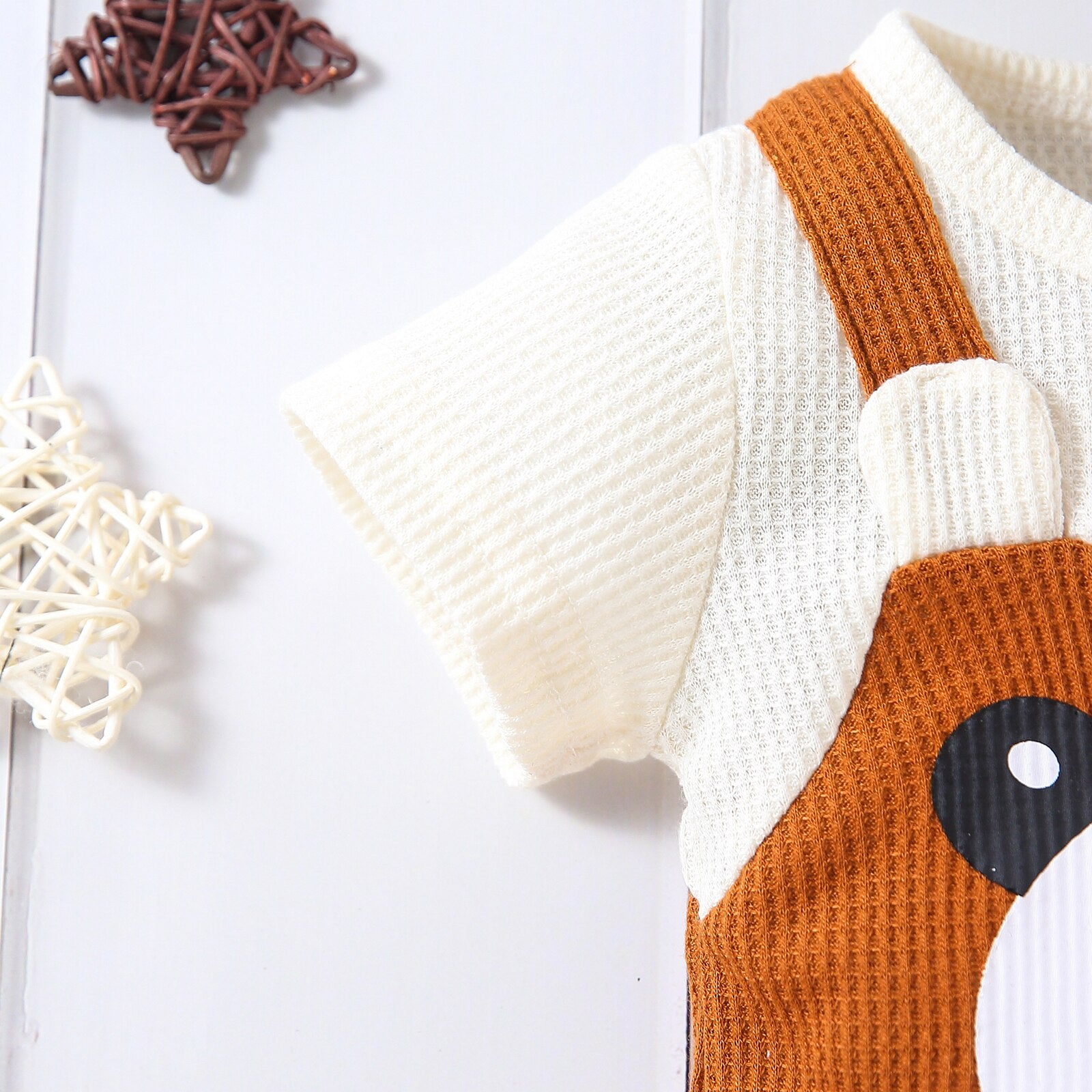 Baby Bear Graphic Waffle Knit Bodysuit and Hat 2-piece Set - Babbez