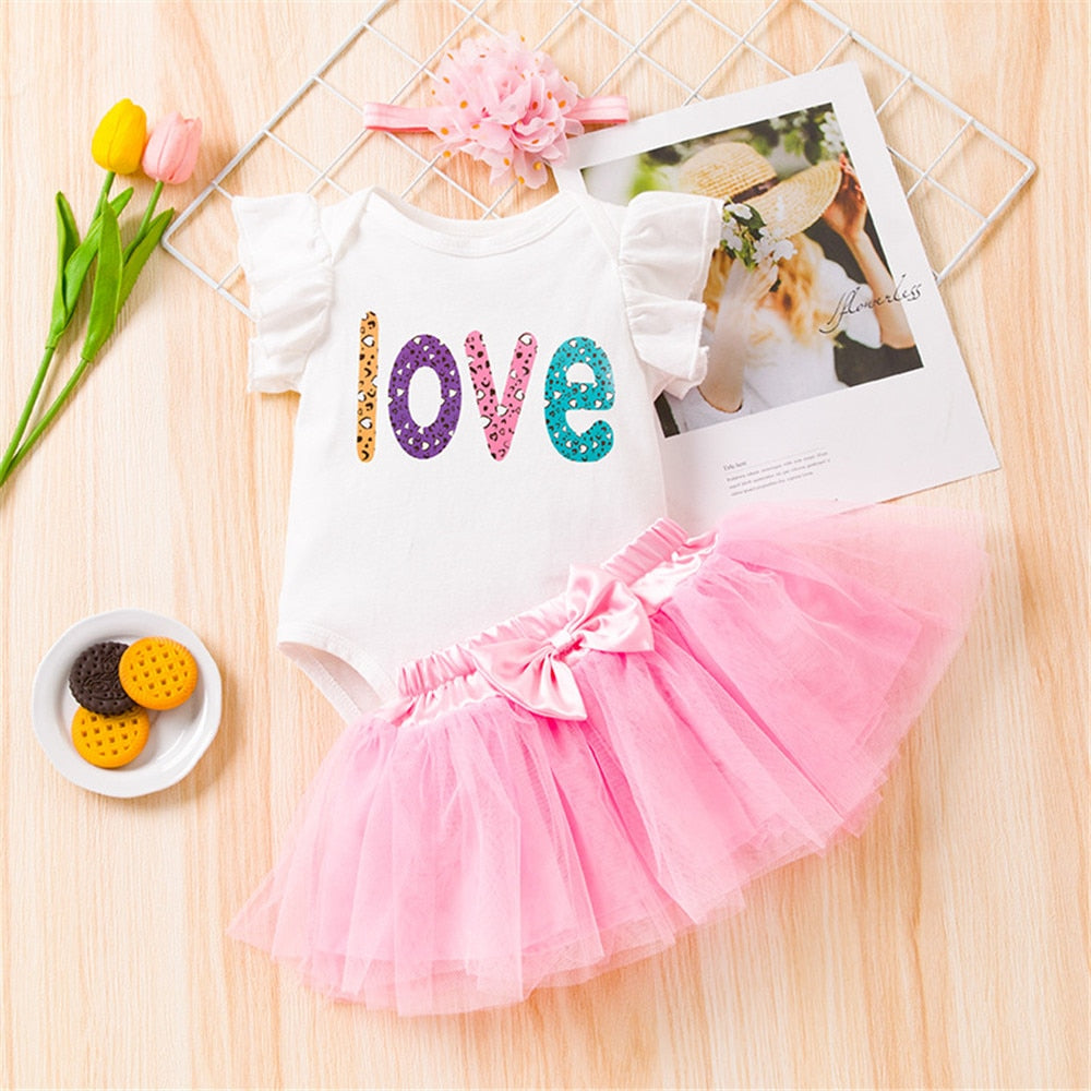 Adorable 3pcs Girls Valentine's Day Costume - Flying Sleeve Bodysuit+Mesh Skirt Party Baby Clothes Set