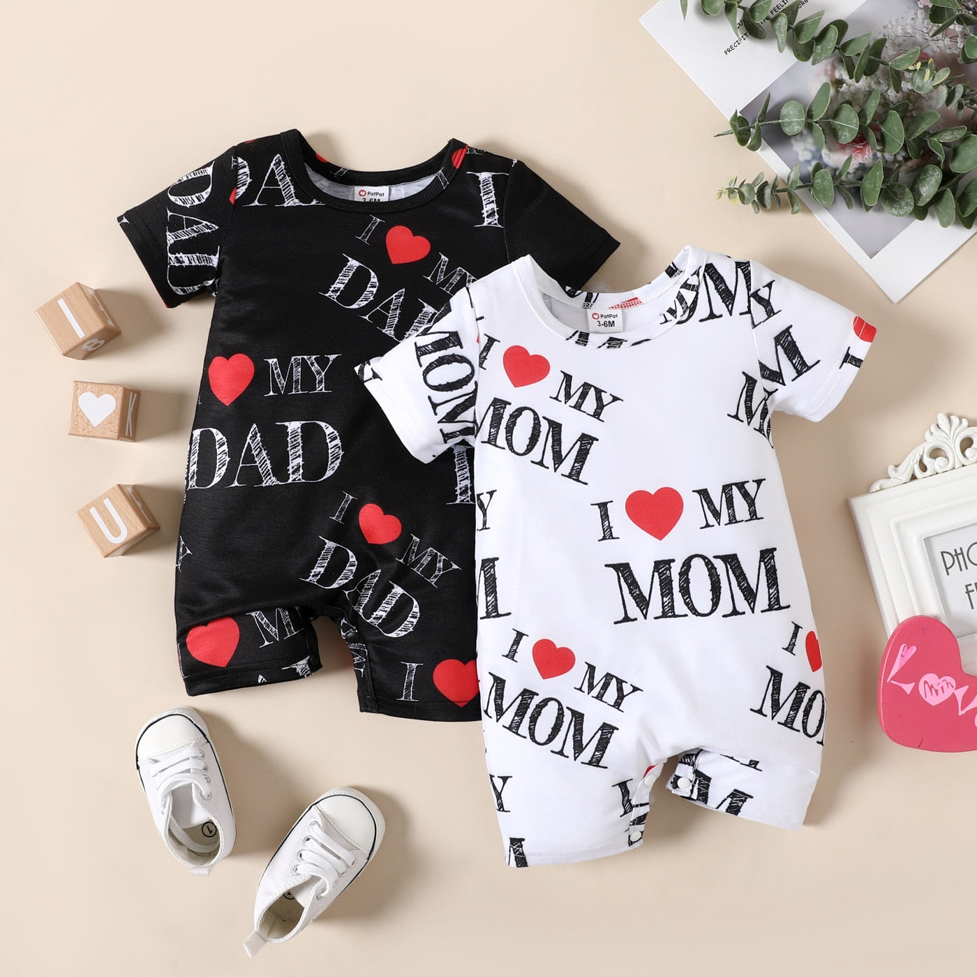 All Over Love Heart and Letter Print Short-sleeve Romper for Baby Boys and Girls