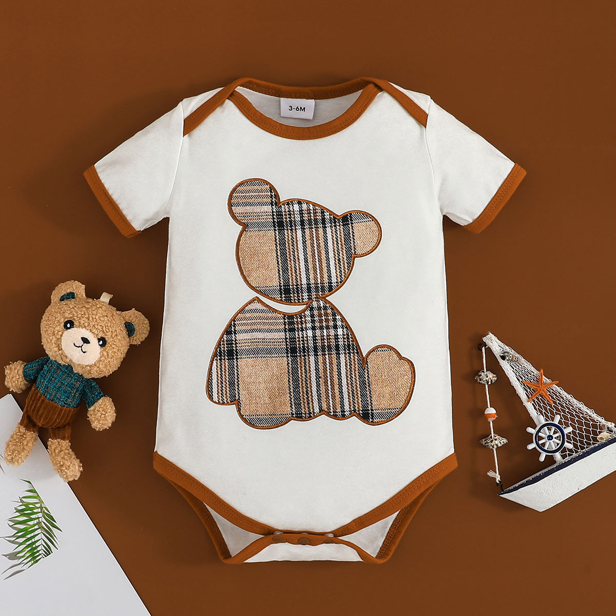 Adorable Plaid Bear Graphic Short-sleeve Romper for Baby Boys and Girls